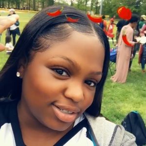 Meet your Posher, Denisha